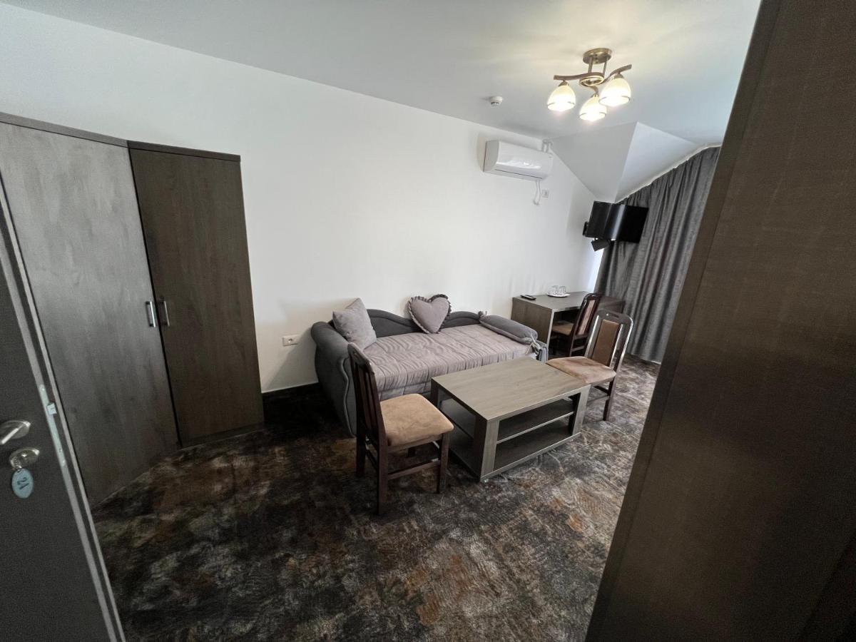 Motel Infinit Târgu Jiu Екстериор снимка