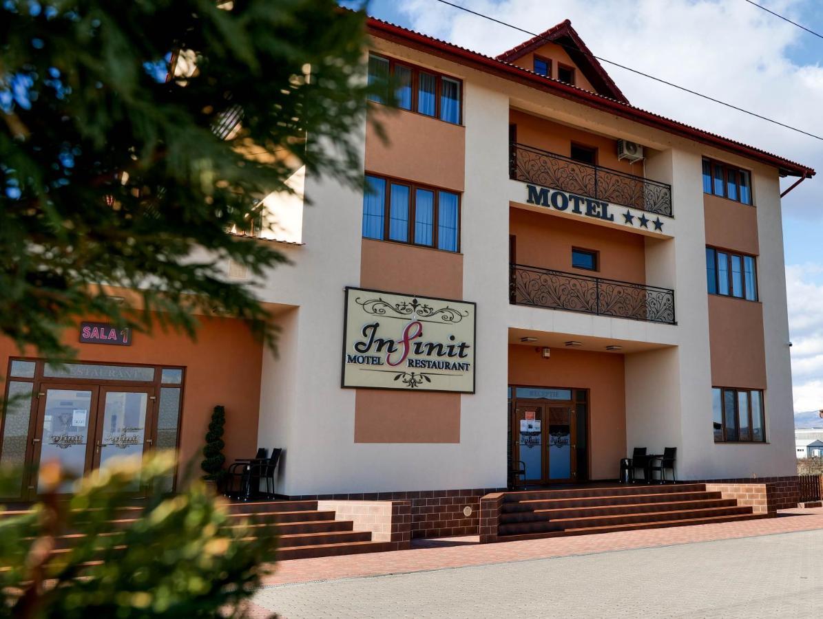 Motel Infinit Târgu Jiu Екстериор снимка