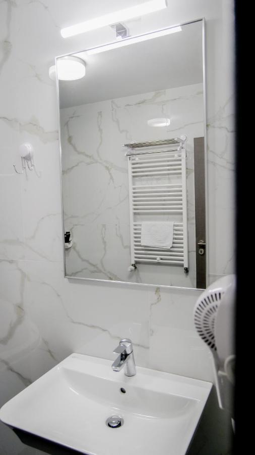 Motel Infinit Târgu Jiu Екстериор снимка