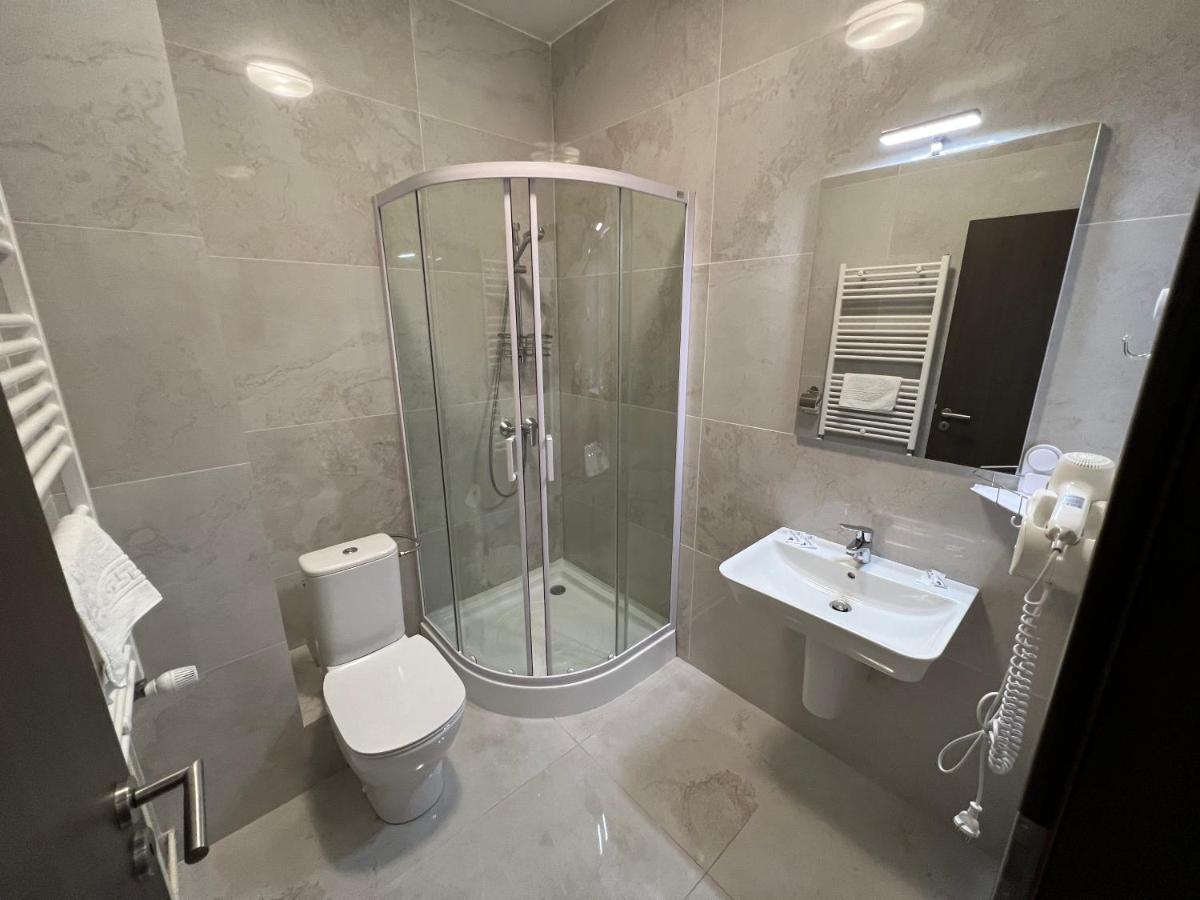 Motel Infinit Târgu Jiu Екстериор снимка