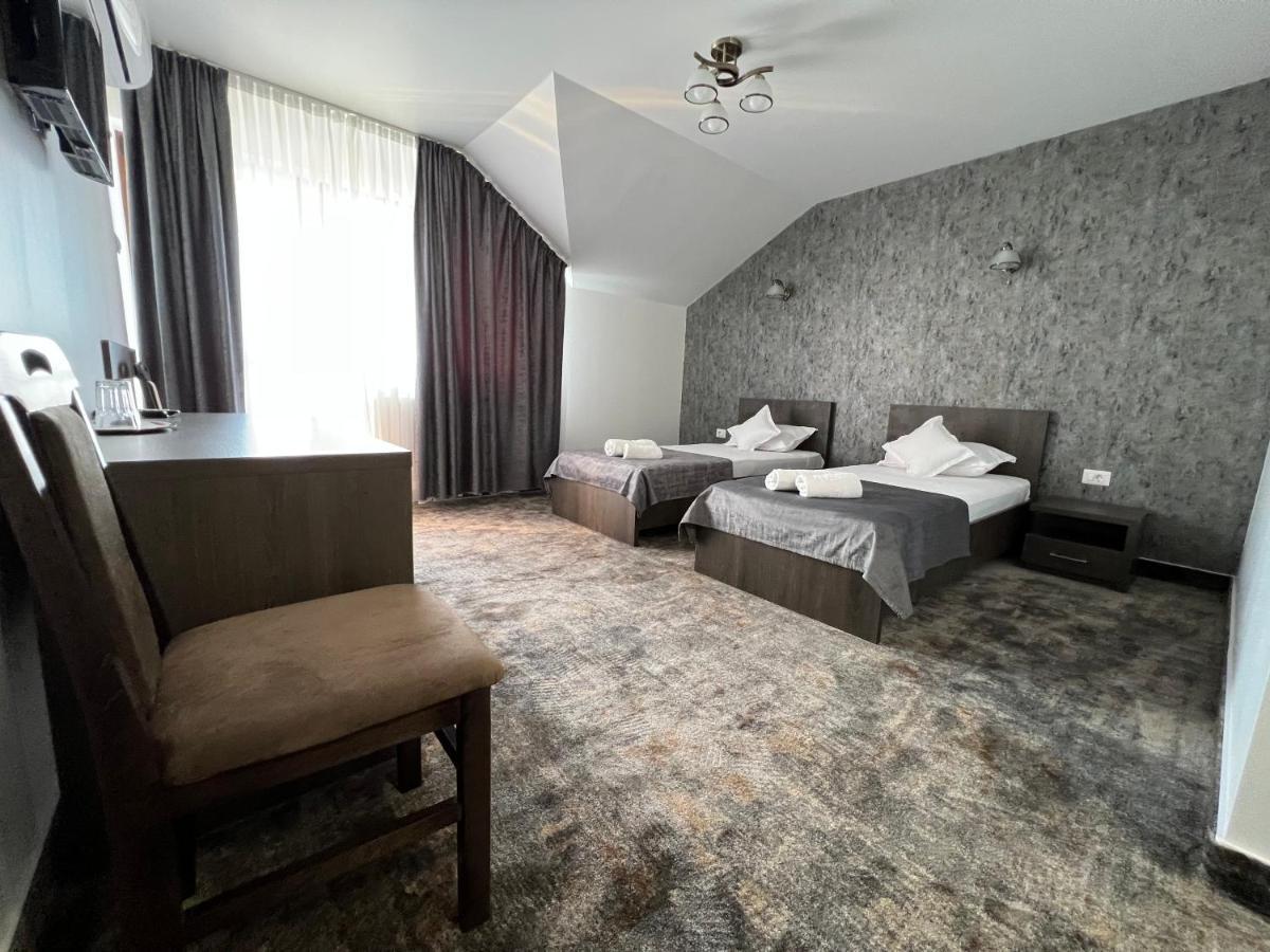 Motel Infinit Târgu Jiu Екстериор снимка