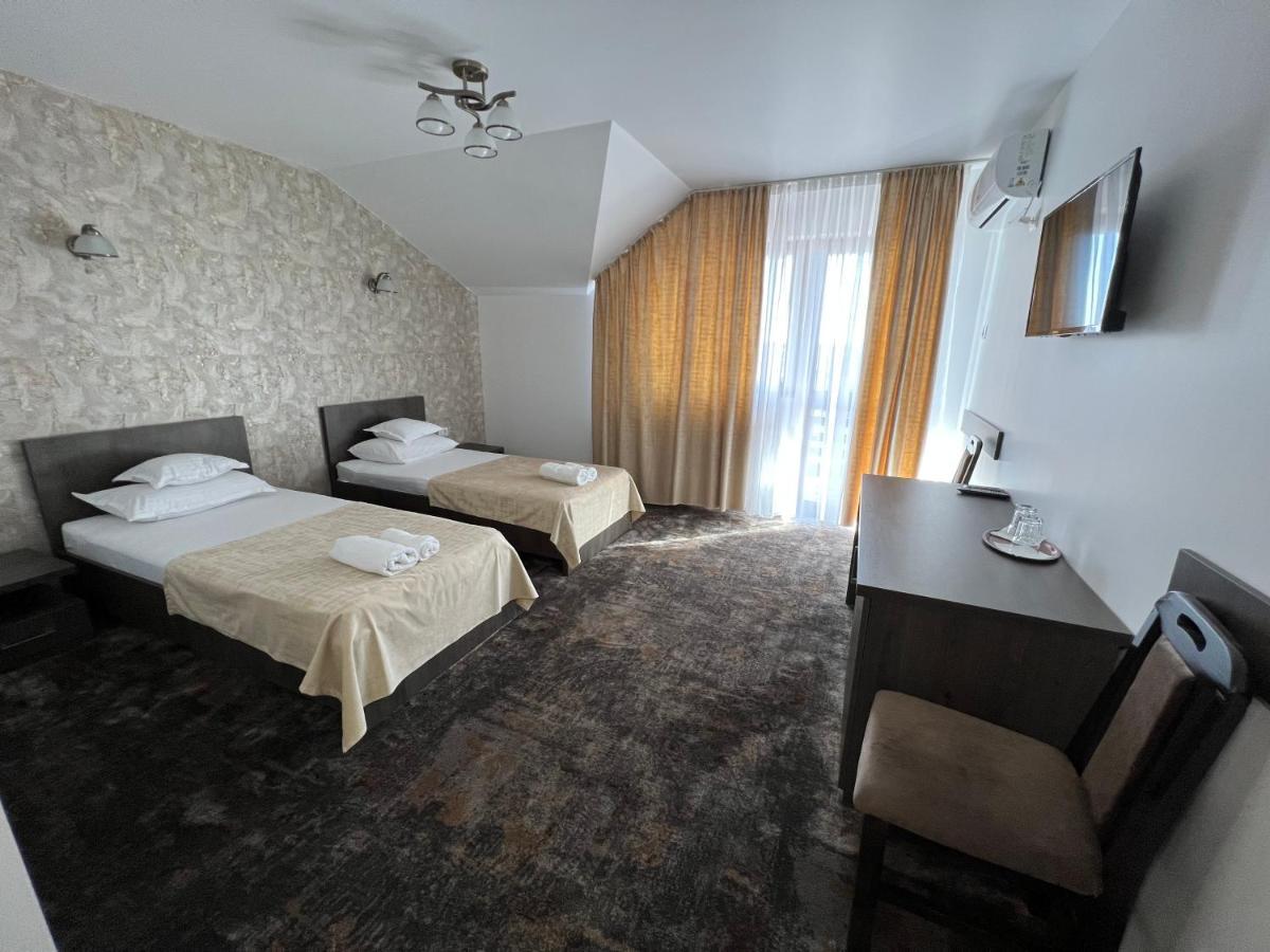 Motel Infinit Târgu Jiu Екстериор снимка