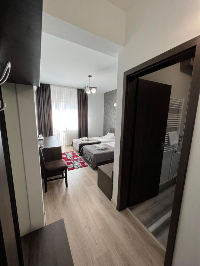 Motel Infinit Târgu Jiu Екстериор снимка
