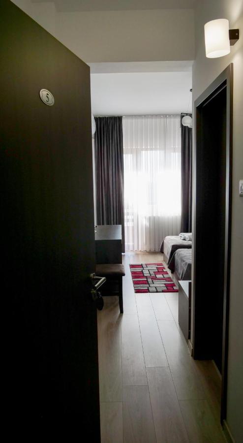 Motel Infinit Târgu Jiu Екстериор снимка