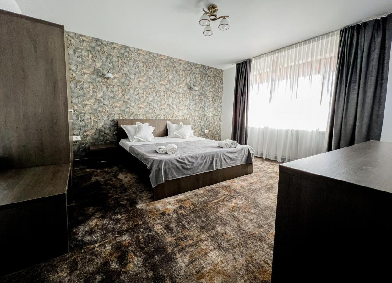 Motel Infinit Târgu Jiu Екстериор снимка