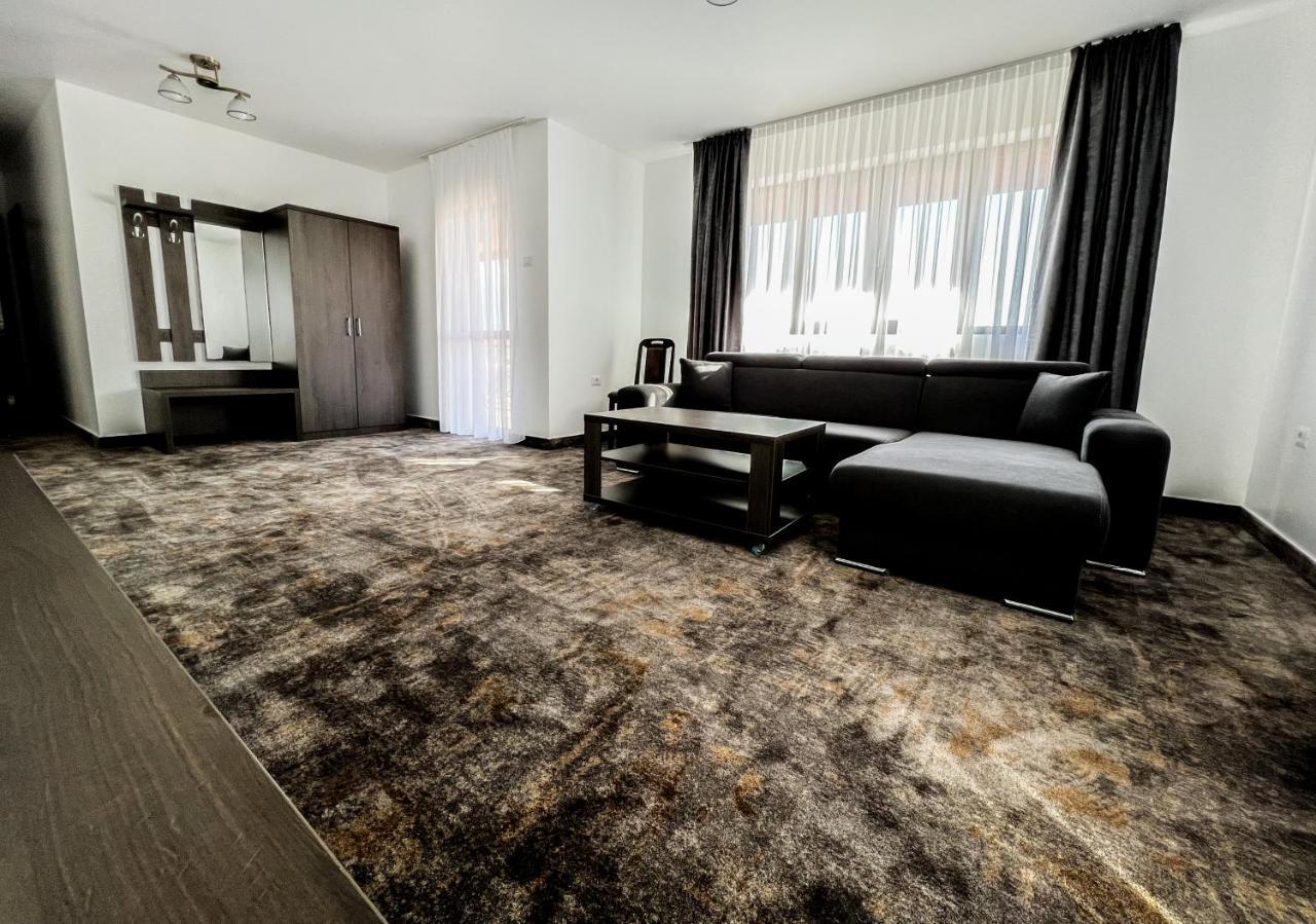Motel Infinit Târgu Jiu Екстериор снимка