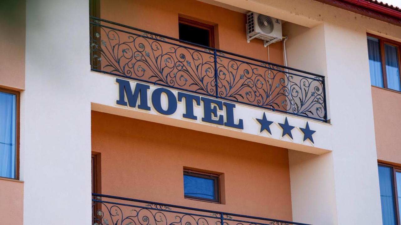 Motel Infinit Târgu Jiu Екстериор снимка