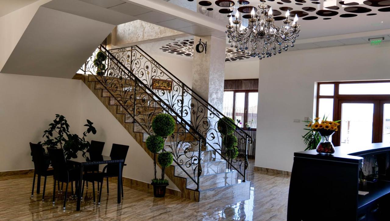 Motel Infinit Târgu Jiu Екстериор снимка