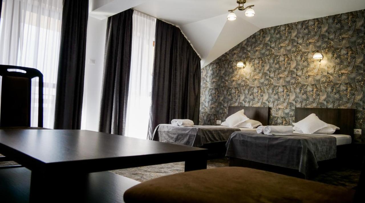 Motel Infinit Târgu Jiu Екстериор снимка