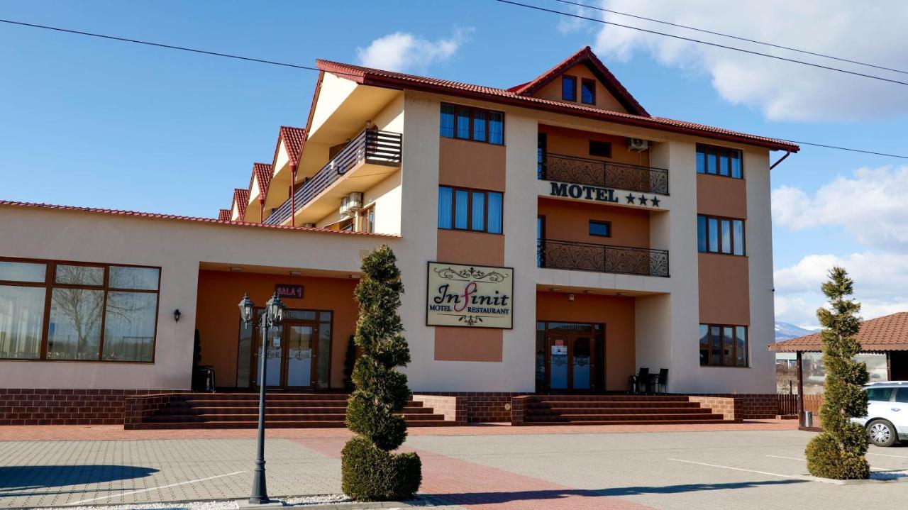 Motel Infinit Târgu Jiu Екстериор снимка