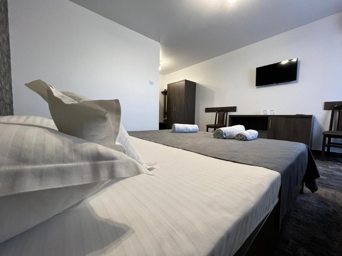Motel Infinit Târgu Jiu Екстериор снимка
